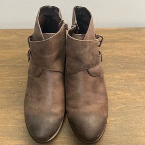 Aerosols Urban Myth brown ankle boots size 11
